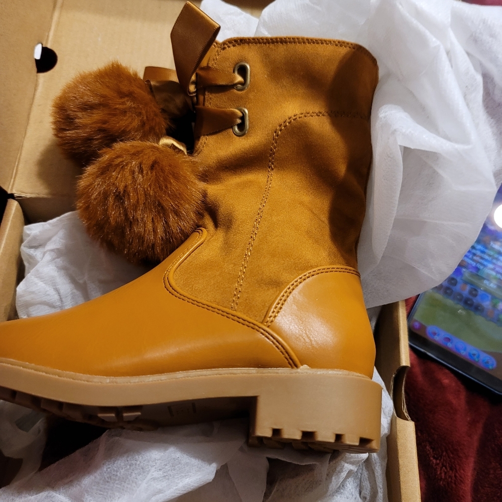 NIB COUTGO BOOTS MIDCALF LUG SOLE  SIDE ZIPPER BOW KNOT POM POM GIRLS SI… - Picture 7 of 11